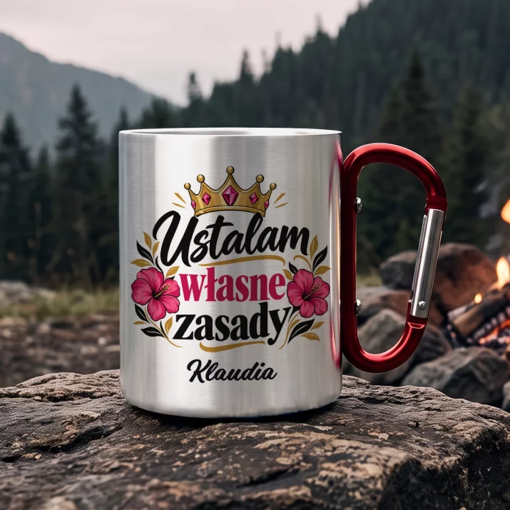 Kubek Metalowy z Karabińczykiem Dla Młodej Kobiety Prezent Dla Kobiety: Ustalam Własne Zasady Kubek Metalowy z Karabińczykiem Dla Młodej Kobiety Prezent Dla Kobiety: Ustalam Własne Zasady
