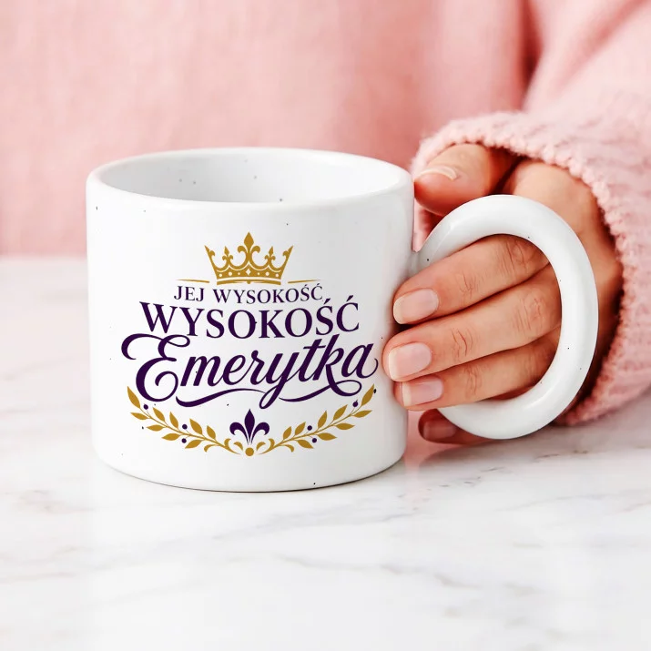 Kubek Z Okrągłym Uchem Na Emeryturę Prezent Dla Emeryta Kobiety: Jej Wysokość Emerytka Kubek Z Okrągłym Uchem Na Emeryturę Prezent Dla Emeryta Kobiety: Jej Wysokość Emerytka