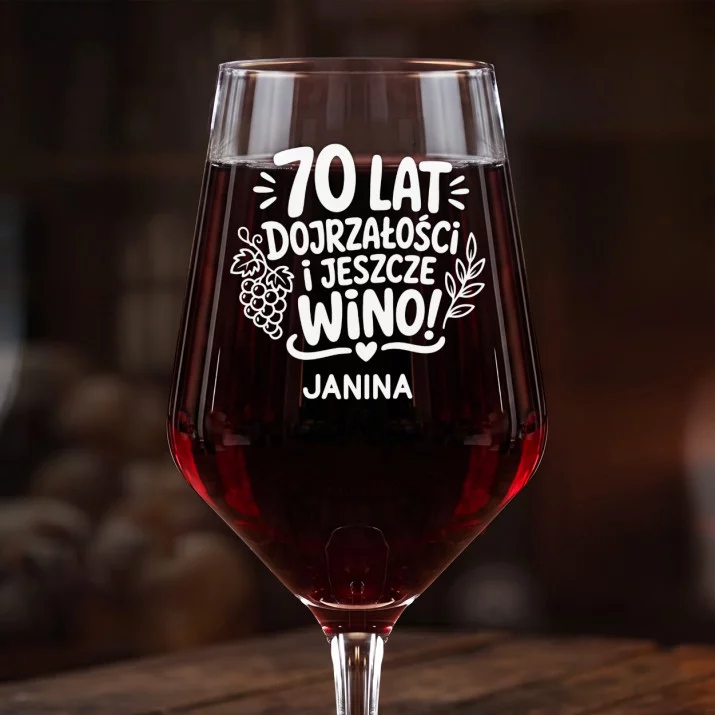 Mega Kieliszek Do Wina z Grawerem Dla 70 Latki Prezent Na 70 Urodziny Dla Kobiety: 70 Lat Dojrzałości Mega Kieliszek Do Wina z Grawerem Dla 70 Latki Prezent Na 70 Urodziny Dla Kobiety: 70 Lat Dojrzałości