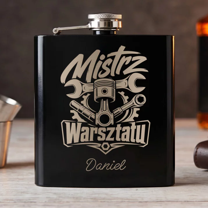 Piersiówka Z Grawerem Dla Mechanika Samochodowego Prezent Dla Mężczyzny: Warsztatowa Duma Piersiówka Z Grawerem Dla Mechanika Samochodowego Prezent Dla Mężczyzny: Warsztatowa Duma