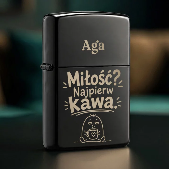 Zapalniczka z Grawerem Na Walentynki Prezent Na Rocznicę Dla Kobiety: Miłość? Najpierw Kawa