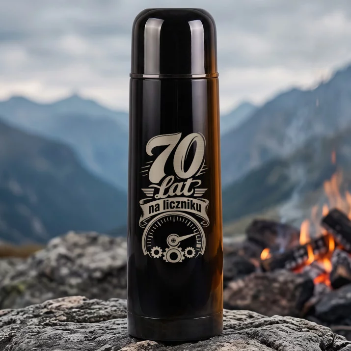 Termos 500ml Dla 70 Latka Prezent Na 70 Urodziny Dla Mężczyzny: 70 Lat Na Liczniku Termos 500ml Dla 70 Latka Prezent Na 70 Urodziny Dla Mężczyzny: 70 Lat Na Liczniku