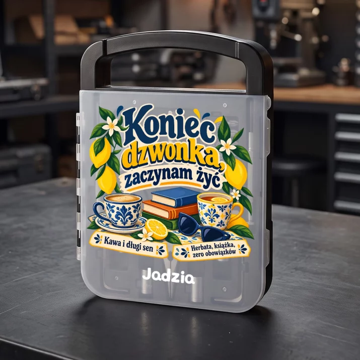 Zestaw Narzędzi Na Zakończenie Roku Szkolnego Prezent Dla Kobiety: Koniec Dzwonka, Zaczynam Zestaw Narzędzi Na Zakończenie Roku Szkolnego Prezent Dla Kobiety: Koniec Dzwonka, Zaczynam