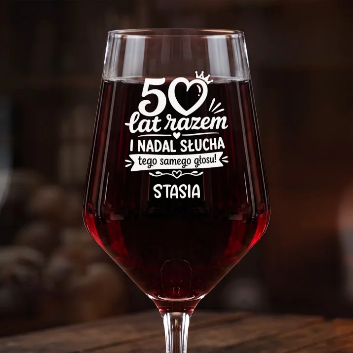 Mega Kieliszek Do Wina z Grawerem Na 50 Rocznicę Ślubu Prezent Dla Kobiety: 50 Lat Razem - Grawer Mega Kieliszek Do Wina z Grawerem Na 50 Rocznicę Ślubu Prezent Dla Kobiety: 50 Lat Razem - Grawer