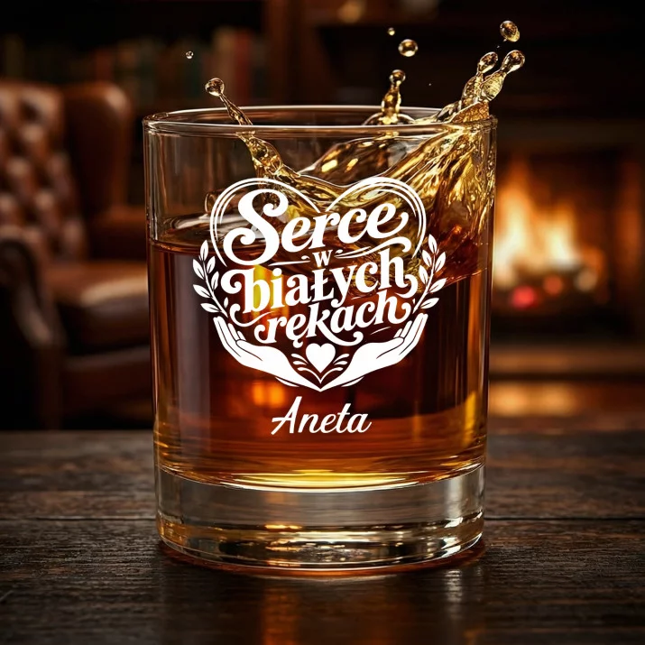 Szklanki Do Whisky z Grawerem Dla Pielęgniarki Prezent Dla Kobiety: Serce W Białych Rękach Szklanki Do Whisky z Grawerem Dla Pielęgniarki Prezent Dla Kobiety: Serce W Białych Rękach