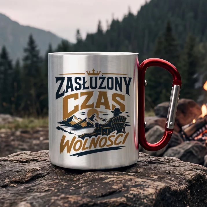 Kubek Metalowy z Karabińczykiem Na Odejście Na Emeryturę Prezent Dla Emeryta Mężczyzny: Zasłużony Spokój Kubek Metalowy z Karabińczykiem Na Odejście Na Emeryturę Prezent Dla Emeryta Mężczyzny: Zasłużony Spokój
