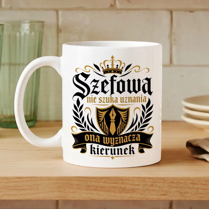 Kubek Z Nadrukiem Dla Szefowej Prezent Dla Kobiety: Szefowa Wyznacza Kierunek Kubek Z Nadrukiem Dla Szefowej Prezent Dla Kobiety: Szefowa Wyznacza Kierunek