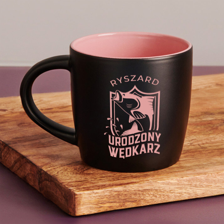 Urodzony wędkarz - Czarny kubek ceramiczny Urodzony wędkarz - Czarny kubek ceramiczny