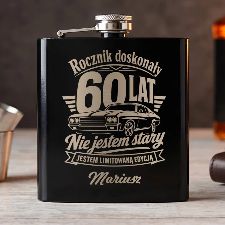 Piersiówka Z Grawerem Na 60 Urodziny Prezent Dla Mężczyzny: Rocznik Doskonały 60 Lat Piersiówka Z Grawerem Na 60 Urodziny Prezent Dla Mężczyzny: Rocznik Doskonały 60 Lat
