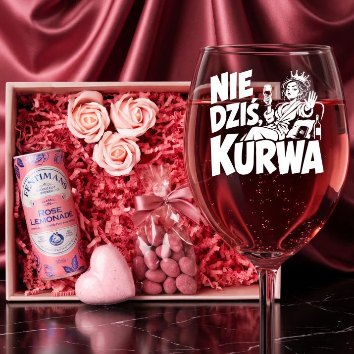 Różowy Zestaw Prezentowy Na Urodziny Dla Kobiety: Nie Dziś Różowy Zestaw Prezentowy Na Urodziny Dla Kobiety: Nie Dziś