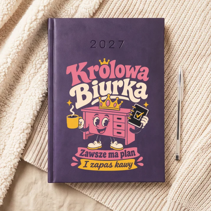 Kalendarz Książkowy A5 2027 Dla Koleżanki Z Pracy Prezent Dla Kobiety: Królowa Biurka Retro Kalendarz Książkowy A5 2027 Dla Koleżanki Z Pracy Prezent Dla Kobiety: Królowa Biurka Retro