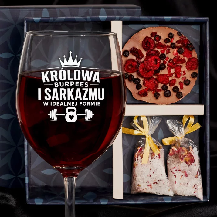 Zestaw Prezenowy Z Kieliszkiem Do Wina Dla Trenerki Personalnej: Królowa Burpees I Sarkazmu