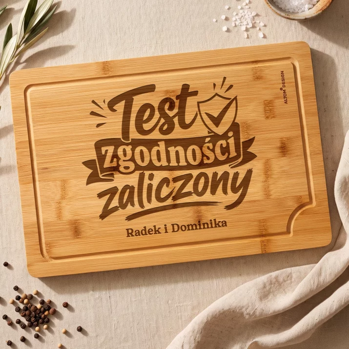 Deska Do Krojenia z Grawerem Na Pierwszą Rocznicę Związku Prezent Na Walentynki Dla Pary: Test Zgodności Zaliczony Deska Do Krojenia z Grawerem Na Pierwszą Rocznicę Związku Prezent Na Walentynki Dla Pary: Test Zgodności Zaliczony