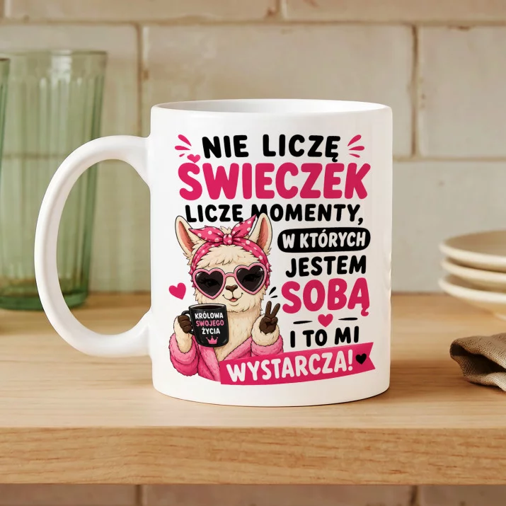Kubek Z Nadrukiem Na Urodziny Prezent Dla Kobiety: Nie Liczę Świeczek Kubek Z Nadrukiem Na Urodziny Prezent Dla Kobiety: Nie Liczę Świeczek