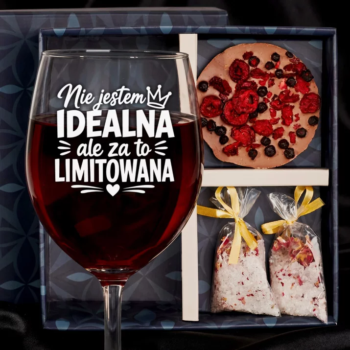 Zestaw Prezenowy Z Kieliszkiem Do Wina Na 8 Marca: Idealna Ale Limitowana Zestaw Prezenowy Z Kieliszkiem Do Wina Na 8 Marca: Idealna Ale Limitowana