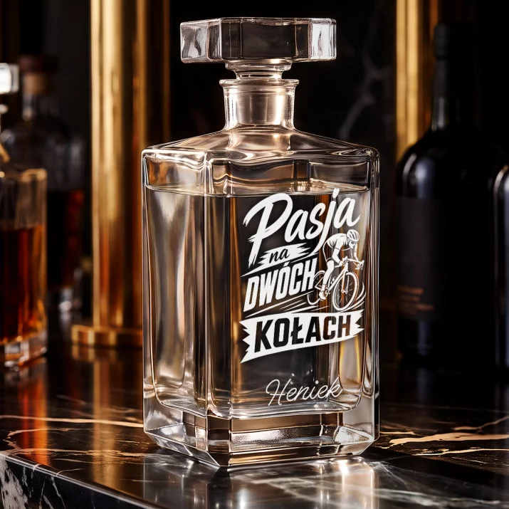 Karafka Do Wódki z Grawerem Dla Kolarza Prezent Dla Mężczyzny: Pasja Na Dwóch Kołach