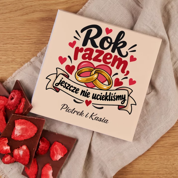 Czekolada z Truskawkami Na 1 Rocznicę Ślubu Prezent Dla Pary: Rok Razem, Jeszcze Nie Czekolada z Truskawkami Na 1 Rocznicę Ślubu Prezent Dla Pary: Rok Razem, Jeszcze Nie