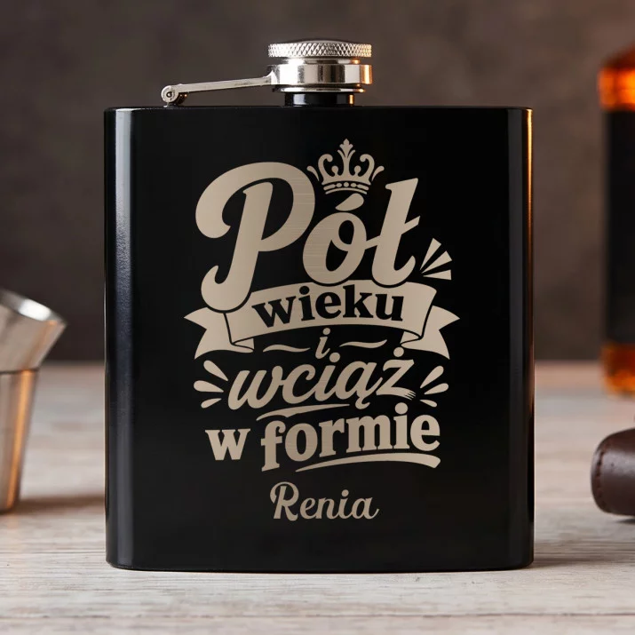 Piersiówka Z Grawerem Na 50 Urodziny Prezent Dla Kobiety: Zabawna Elegancja Piersiówka Z Grawerem Na 50 Urodziny Prezent Dla Kobiety: Zabawna Elegancja