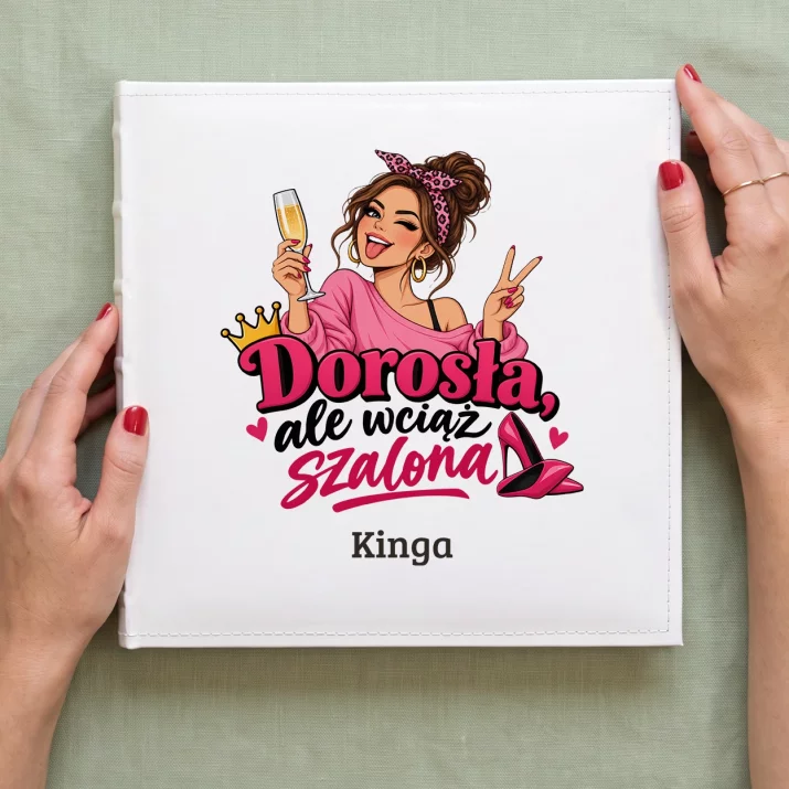 Album Na Zdjęcia Tradycyjny Na 18 Urodziny Prezent Dla Kobiety: Dorosła, Ale Wciąż