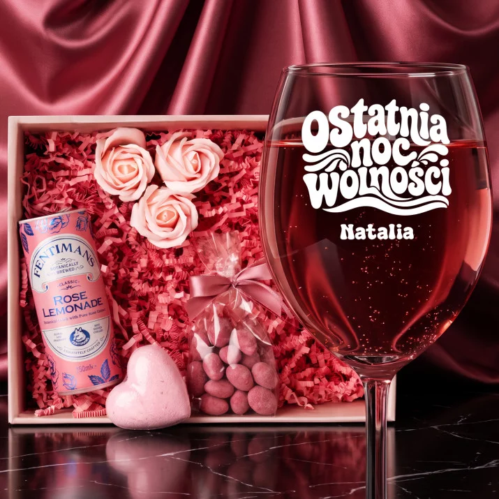 Zestaw Prezenowy z Kieliszkiem do Wina Na Panieński Dla Kobiety: Ostatnia Noc Wolności Zestaw Prezenowy z Kieliszkiem do Wina Na Panieński Dla Kobiety: Ostatnia Noc Wolności