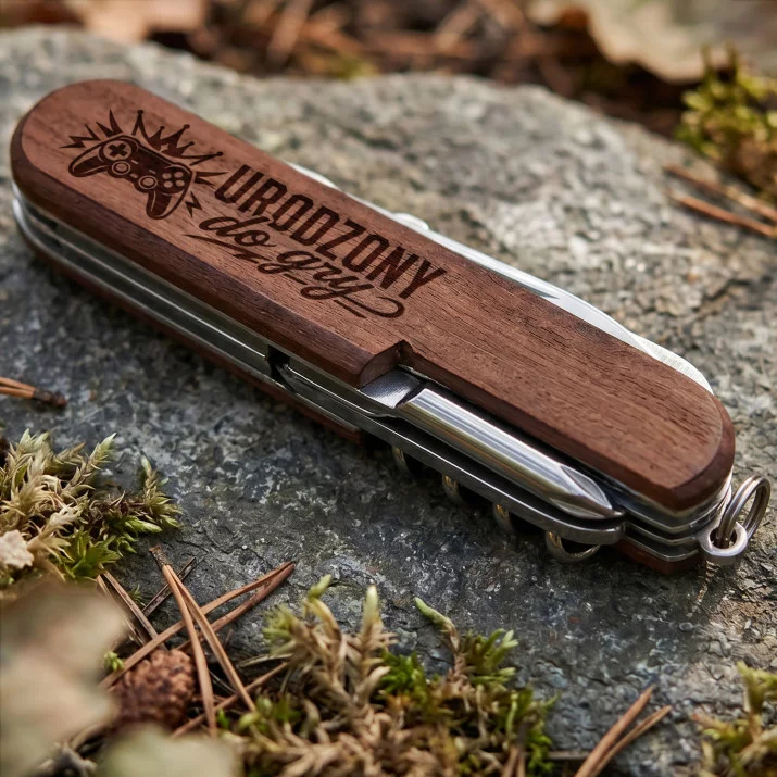 Scyzoryk Z Grawerem Dla Gracza Prezent Dla Mężczyzny: Urodzony Do Gry Scyzoryk Z Grawerem Dla Gracza Prezent Dla Mężczyzny: Urodzony Do Gry