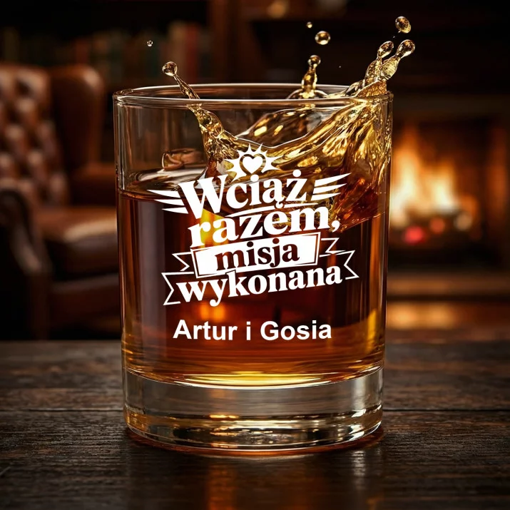 Szklanki Do Whisky z Grawerem Na Rocznicę Ślubu Prezent Na Walentynki Dla Pary: Wciąż Razem, Misja Szklanki Do Whisky z Grawerem Na Rocznicę Ślubu Prezent Na Walentynki Dla Pary: Wciąż Razem, Misja