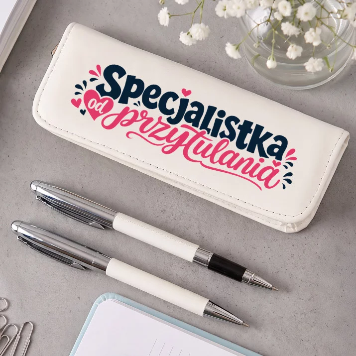 Zestaw Pióro i Długopis w Etui Dla Mamy Prezent Na Dzień Mamy Dla Kobiety: Mama Z Piórem Zestaw Pióro i Długopis w Etui Dla Mamy Prezent Na Dzień Mamy Dla Kobiety: Mama Z Piórem