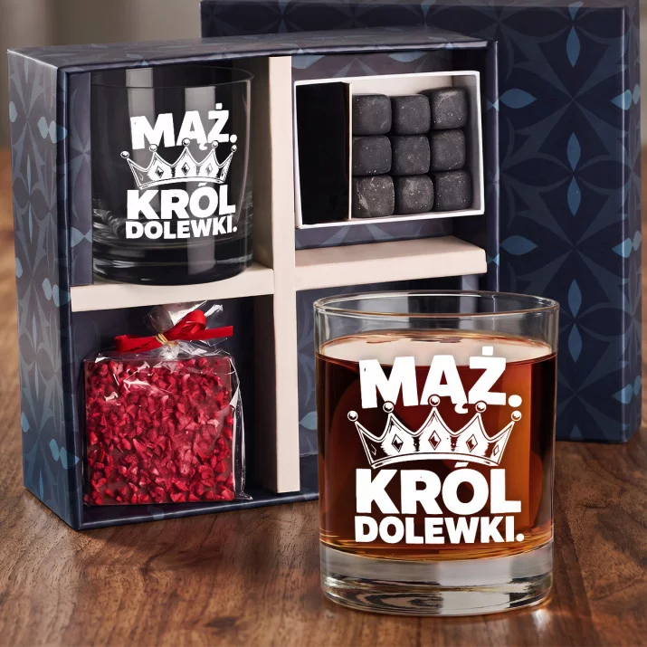 Zestaw Prezentowy Whisky Dla Męża Na Rocznicę Ślubu Dla Mężczyzny: Mąż. Król Dolewki Zestaw Prezentowy Whisky Dla Męża Na Rocznicę Ślubu Dla Mężczyzny: Mąż. Król Dolewki