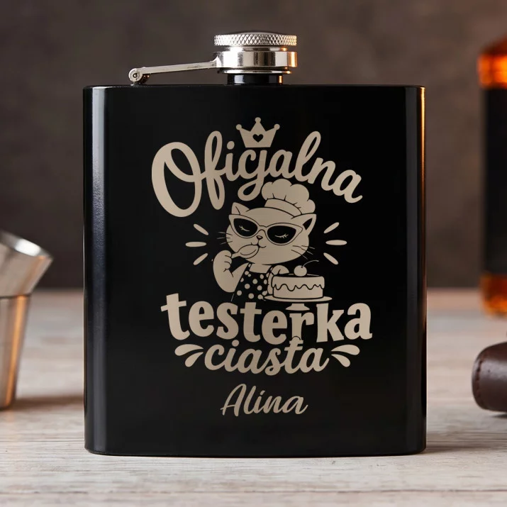 Piersiówka z Grawerem Dla Niej Prezent Na Walentynki Dla Kobiety: Oficjalna Testerka Ciasta Piersiówka z Grawerem Dla Niej Prezent Na Walentynki Dla Kobiety: Oficjalna Testerka Ciasta