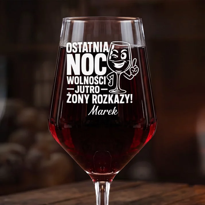 Mega Kieliszek Do Wina z Grawerem Na Kawalerski Prezent Dla Mężczyzny: Ostatnia Noc Wolności Mega Kieliszek Do Wina z Grawerem Na Kawalerski Prezent Dla Mężczyzny: Ostatnia Noc Wolności