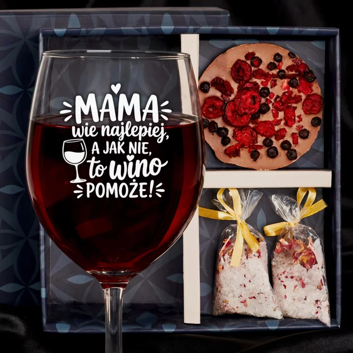 Zestaw Prezenowy Z Kieliszkiem Do Wina Na Dzień Mamy: Mama Wino Pomoże Zestaw Prezenowy Z Kieliszkiem Do Wina Na Dzień Mamy: Mama Wino Pomoże