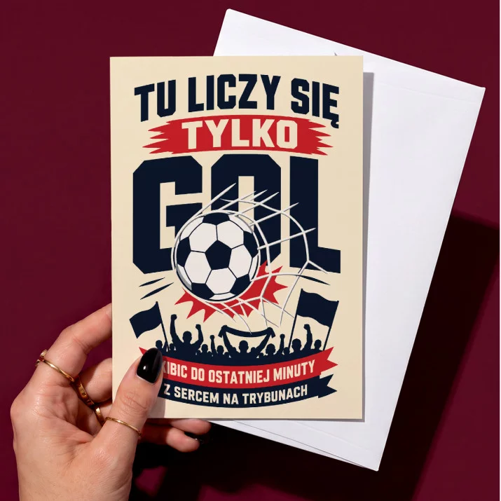 Kartka z Życzeniami Dla Kibica Piłki Nożnej Dla Mężczyzny: Stadionowa Pasja Kartka z Życzeniami Dla Kibica Piłki Nożnej Dla Mężczyzny: Stadionowa Pasja