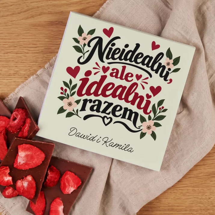 Czekolada z Truskawkami Na Rocznicę Prezent Na Walentynki Dla Pary: Nieidealni, Ale Idealni Czekolada z Truskawkami Na Rocznicę Prezent Na Walentynki Dla Pary: Nieidealni, Ale Idealni
