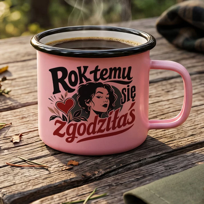 Kubek Emaliowany Na 1 Rocznicę Ślubu Prezent Dla Kobiety: Romantyczny Retro Humor Kubek Emaliowany Na 1 Rocznicę Ślubu Prezent Dla Kobiety: Romantyczny Retro Humor