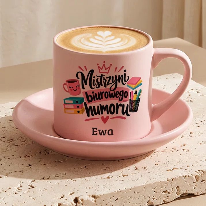 Filiżanka Personalizowana Dla Koleżanki Z Pracy Prezent Dla Kobiety: Mistrzyni Biurowego Filiżanka Personalizowana Dla Koleżanki Z Pracy Prezent Dla Kobiety: Mistrzyni Biurowego