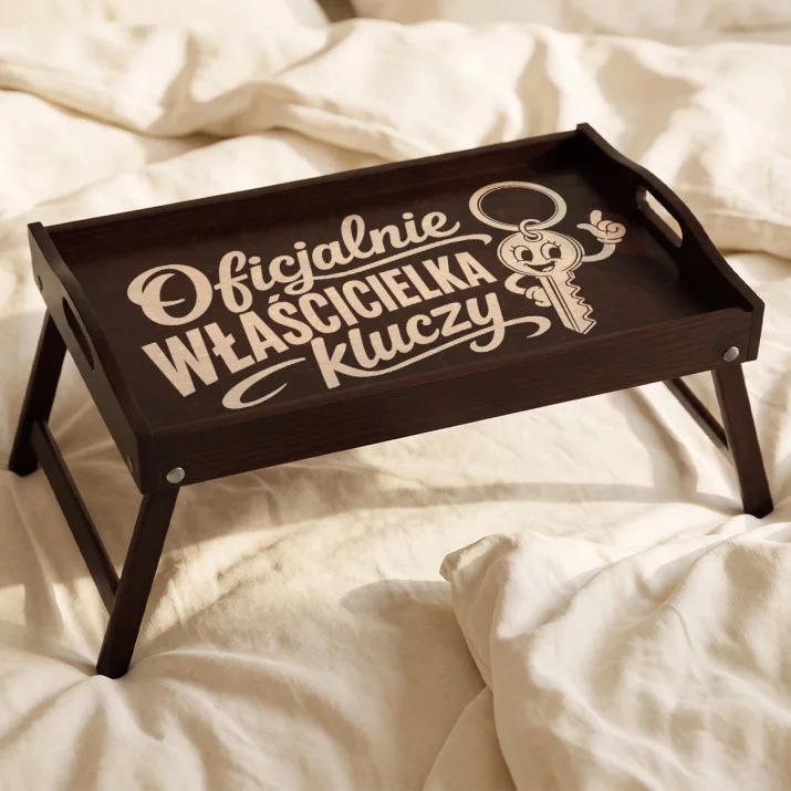 Stolik Śniadaniowy Do Łóżka Na Parapetówkę Prezent Dla Kobiety: Typograficzny Domowy Humor Stolik Śniadaniowy Do Łóżka Na Parapetówkę Prezent Dla Kobiety: Typograficzny Domowy Humor