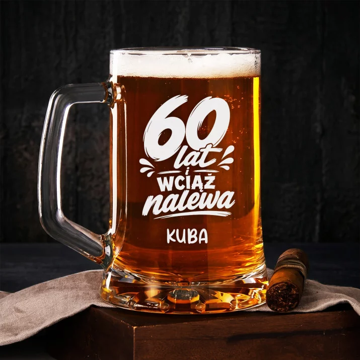 Kufel Personalizowany z Grawerem Na 60 Dla Faceta Prezent: Mistrz Nalewania Kufel Personalizowany z Grawerem Na 60 Dla Faceta Prezent: Mistrz Nalewania