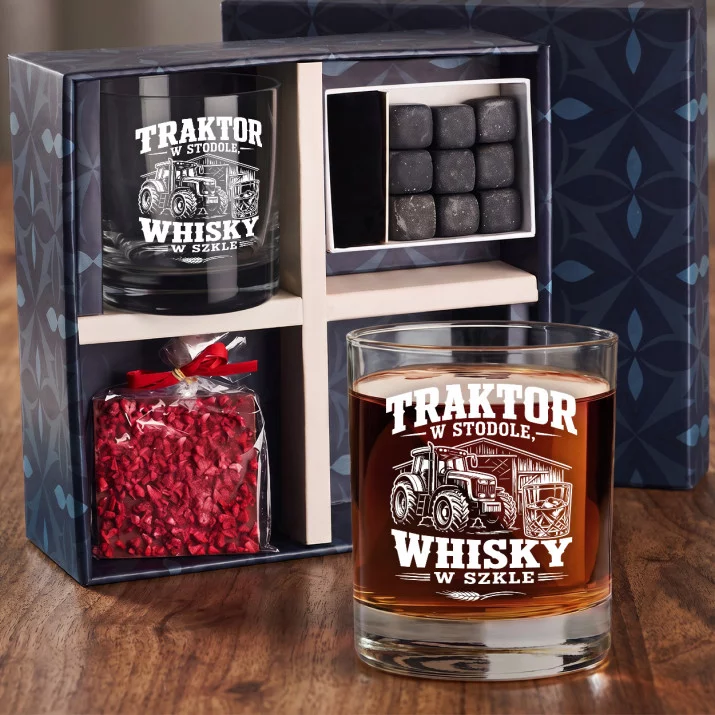 Zestaw Prezentowy Whisky Dla Rolnika Dla Mężczyzny: Traktor W Stodole Zestaw Prezentowy Whisky Dla Rolnika Dla Mężczyzny: Traktor W Stodole