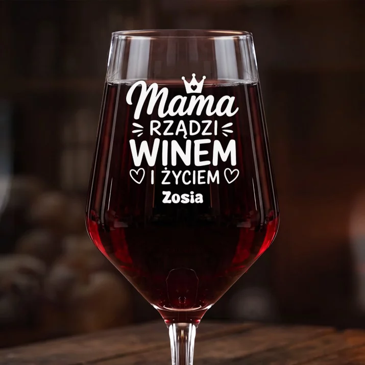 Mega Kieliszek Do Wina z Grawerem Dla Mamy Prezent Na Dzień Mamy Dla Kobiety: Mama Rządzi Winem Mega Kieliszek Do Wina z Grawerem Dla Mamy Prezent Na Dzień Mamy Dla Kobiety: Mama Rządzi Winem