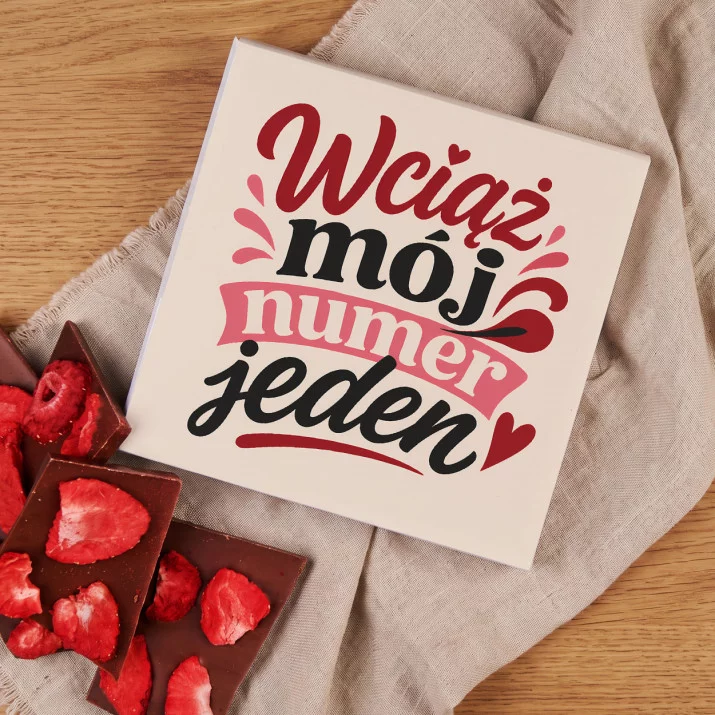 Czekolada Z Truskawkami Na Rocznicę Związku Prezent Na Walentynki Dla Kobiety: Typograficzna Miłość Czekolada Z Truskawkami Na Rocznicę Związku Prezent Na Walentynki Dla Kobiety: Typograficzna Miłość