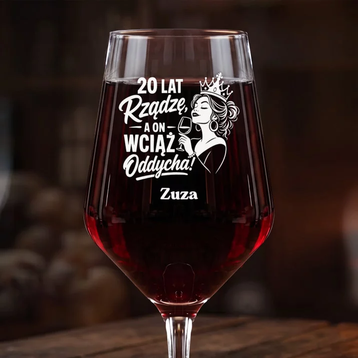 Mega Kieliszek Do Wina z Grawerem Na 20 Rocznicę Ślubu Prezent Dla Kobiety: 20 Lat Rządzę Mega Kieliszek Do Wina z Grawerem Na 20 Rocznicę Ślubu Prezent Dla Kobiety: 20 Lat Rządzę