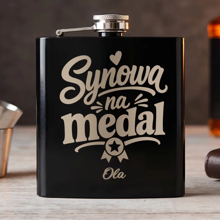 Piersiówka z Grawerem Dla Synowej Prezent Dla Kobiety: Synowa Na Medal