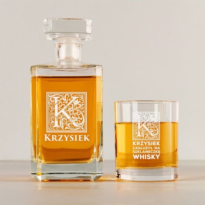zasłużył na szklankę whisky - Zestaw Grawerowana Karafka 0,7 i Szklanki Do Whisky zasłużył na szklankę whisky - Zestaw Grawerowana Karafka 0,7 i Szklanki Do Whisky