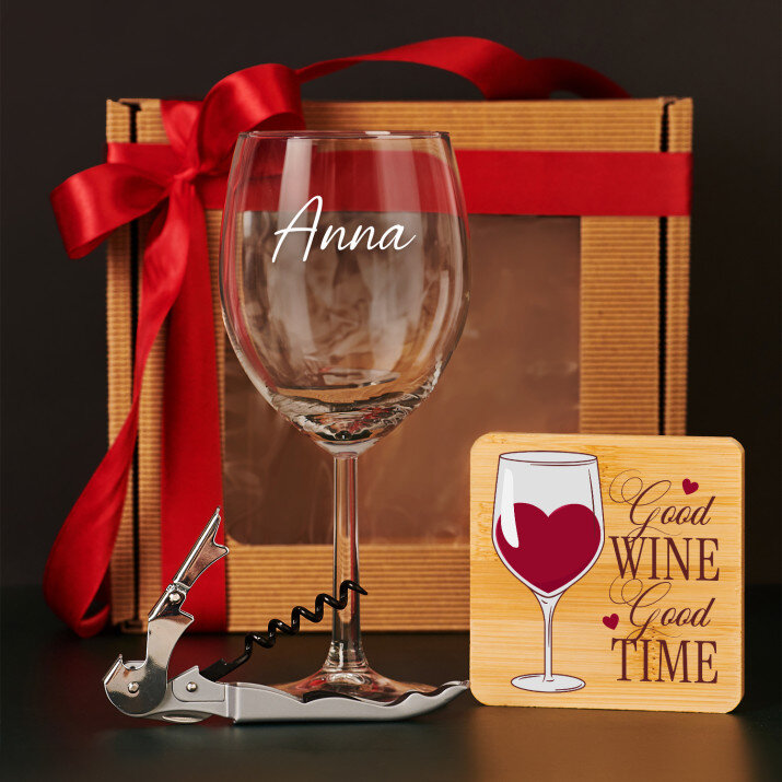 Zestaw prezentowy dla kobiety z kieliszkiem do wina i korkociągiem
