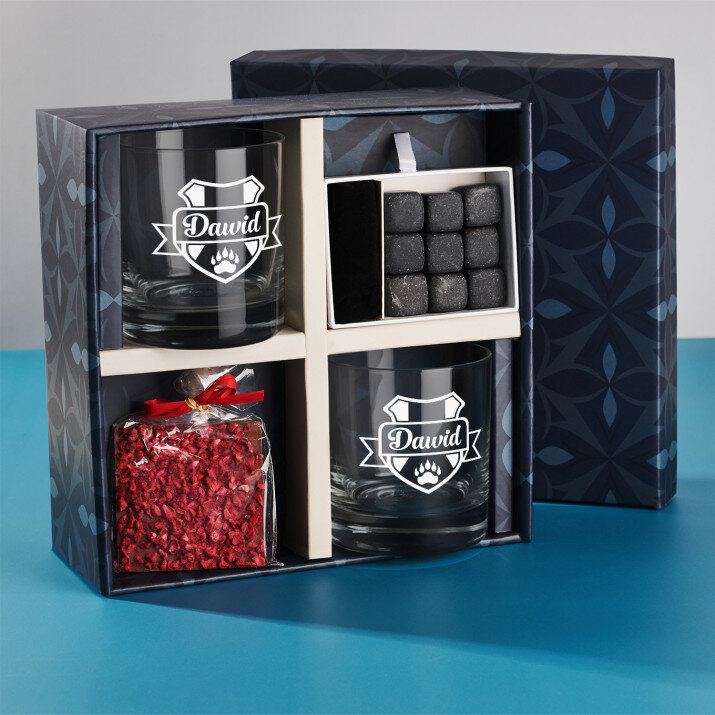 Zestaw prezentowy dla myśliwego ze szklankami do whisky