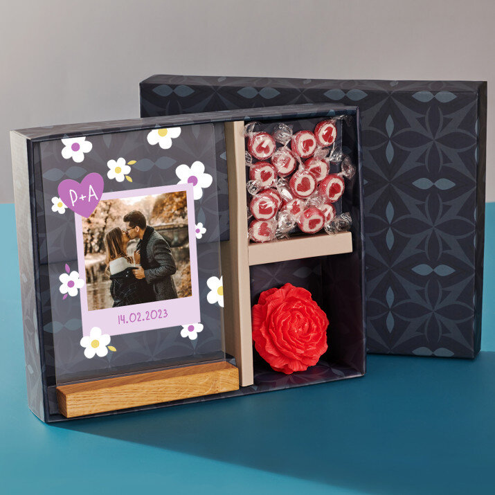 Zestaw prezentowy na dzień kobiet z wydrukiem na szkle i cukierkami