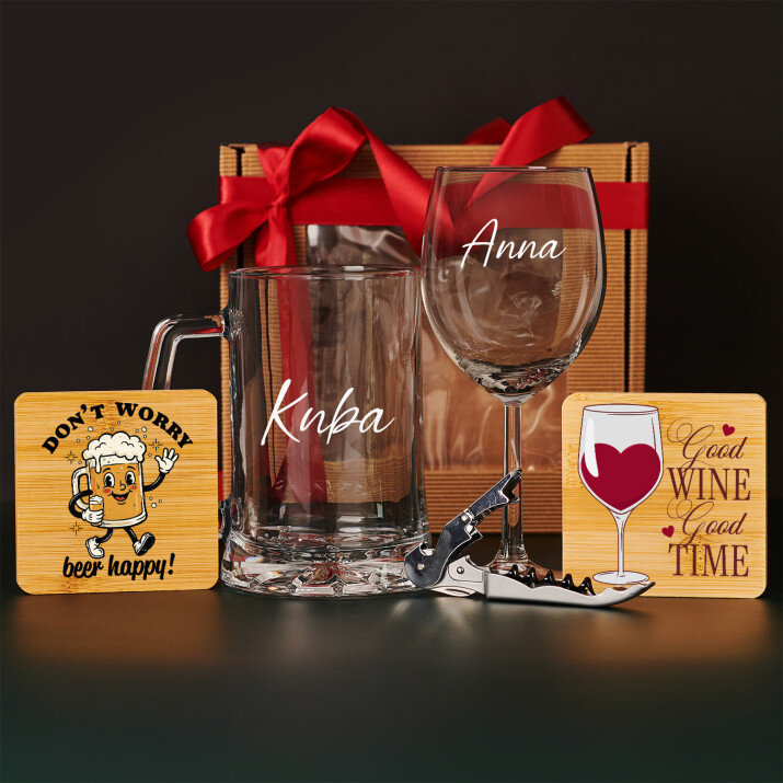 Zestaw prezentowy na parapetówkę z kieliszkiem do wina i kuflem Zestaw prezentowy na parapetówkę z kieliszkiem do wina i kuflem