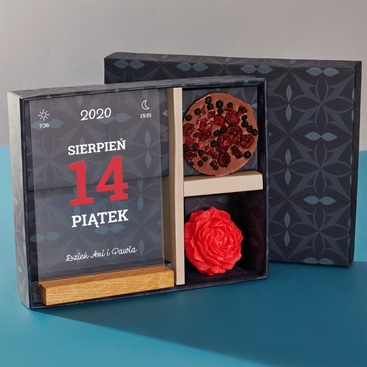 Zestaw prezentowy na rocznicę z wydrukiem na szkle i czekoladą Zestaw prezentowy na rocznicę z wydrukiem na szkle i czekoladą