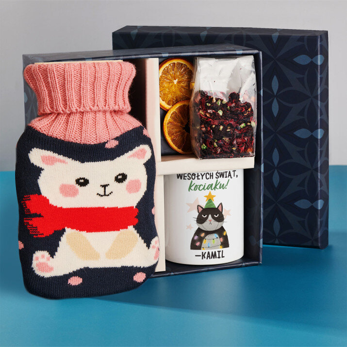 Zestaw prezentowy na święta dla dziewczyny z kubkiem, termoforem i herbatą