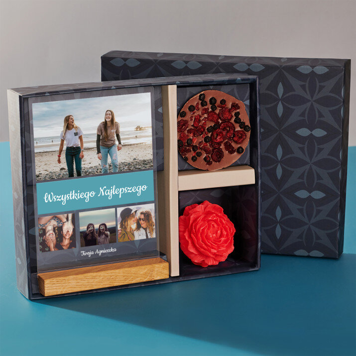 Zestaw prezentowy na urodziny z wydrukiem na szkle i czekoladą